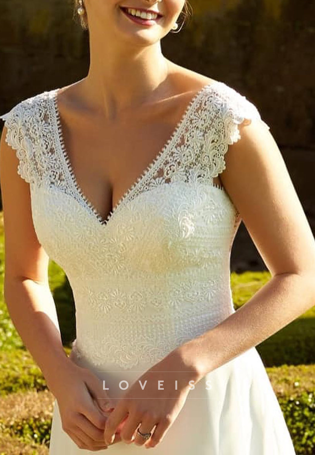 V-Neck Sleeveless Lace Appliques Chiffon A-Line Wedding Dress