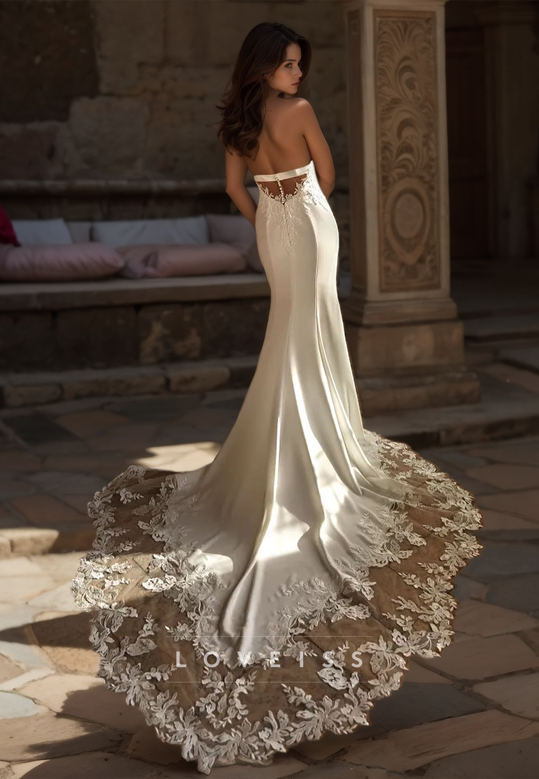 V-Neck Sleeveless Lace Appliques Mermaid Wedding Dress