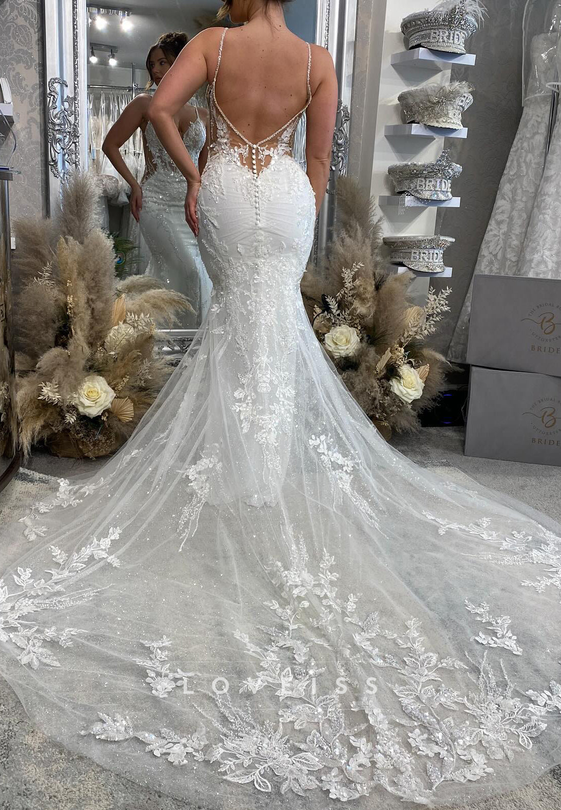 V-Neck Spaghetti Straps Appliques Mermaid Wedding Dress