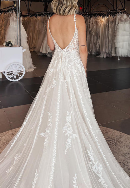 V-Neck Spaghetti Straps Lace Appliques A-Line Wedding Dress