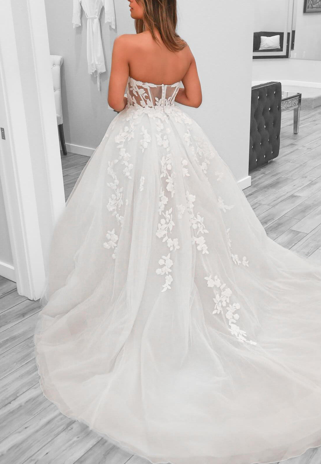 V-Neck Strapless Floral Appliques Ball Gown Wedding Dress