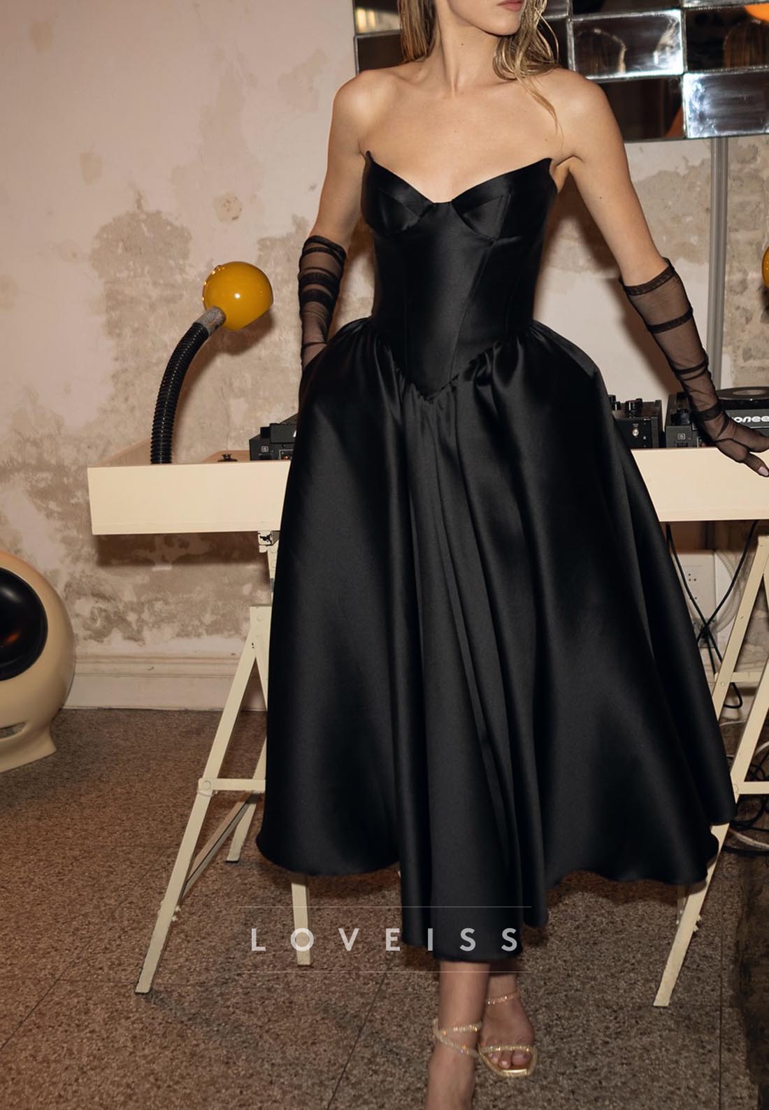V-Neck Strapless Pleated A-Line Satin Black Formal Dress