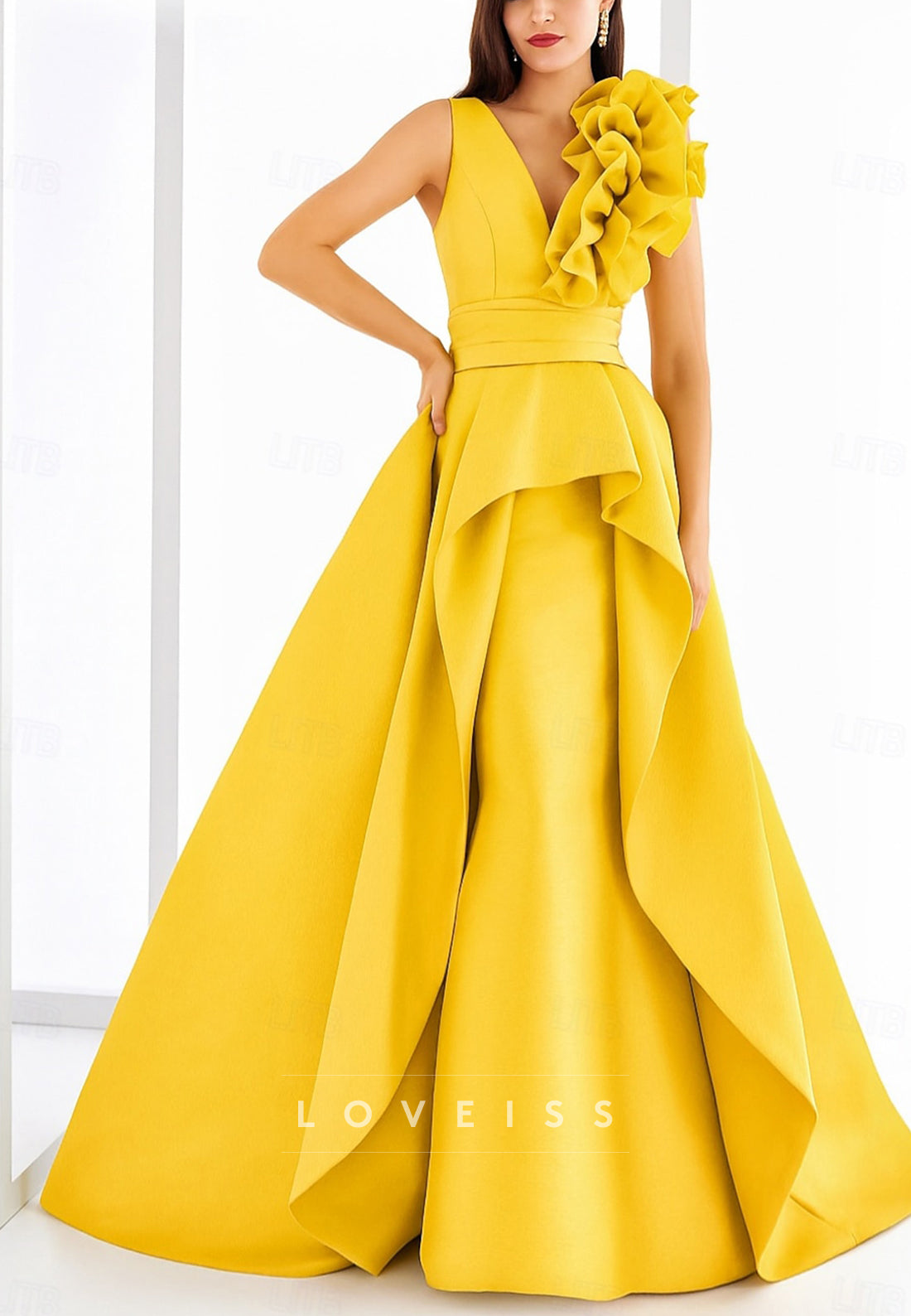 V-Neck Straps Ruffles Sleeveless A-Line Evening Dress Satin Mother of  Bride Dress