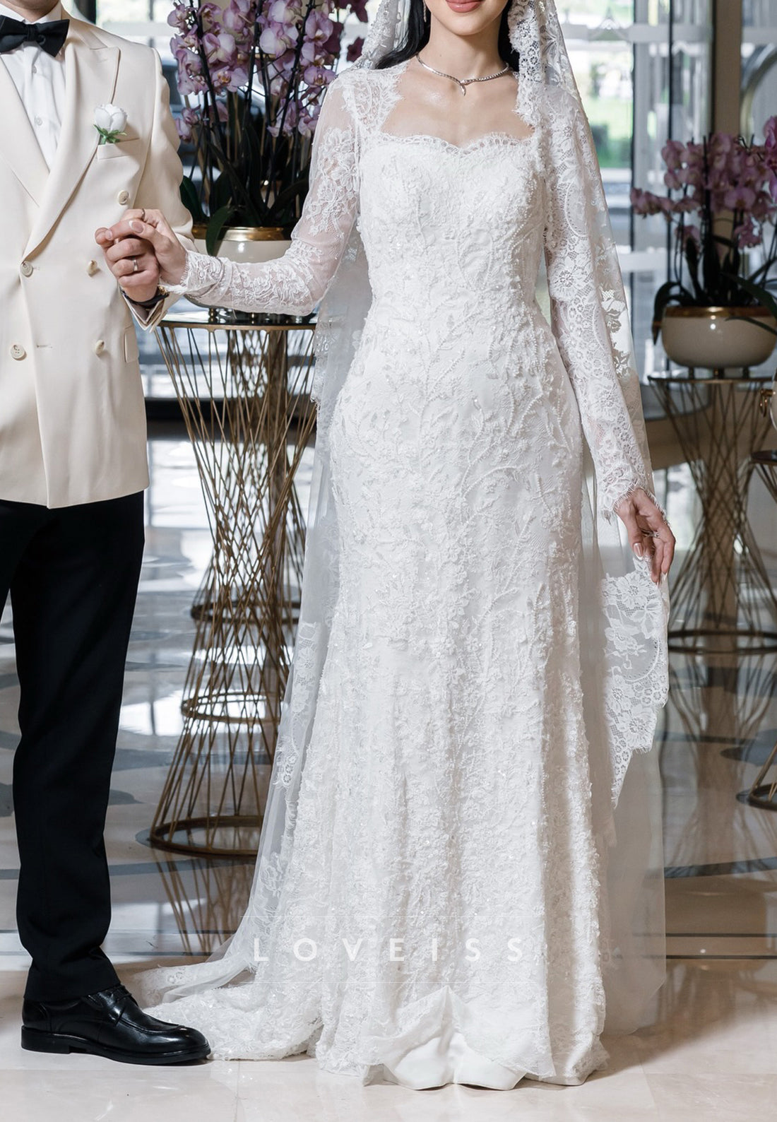 Long Sleeve Mermaid Lace Wedding Dress with Veil