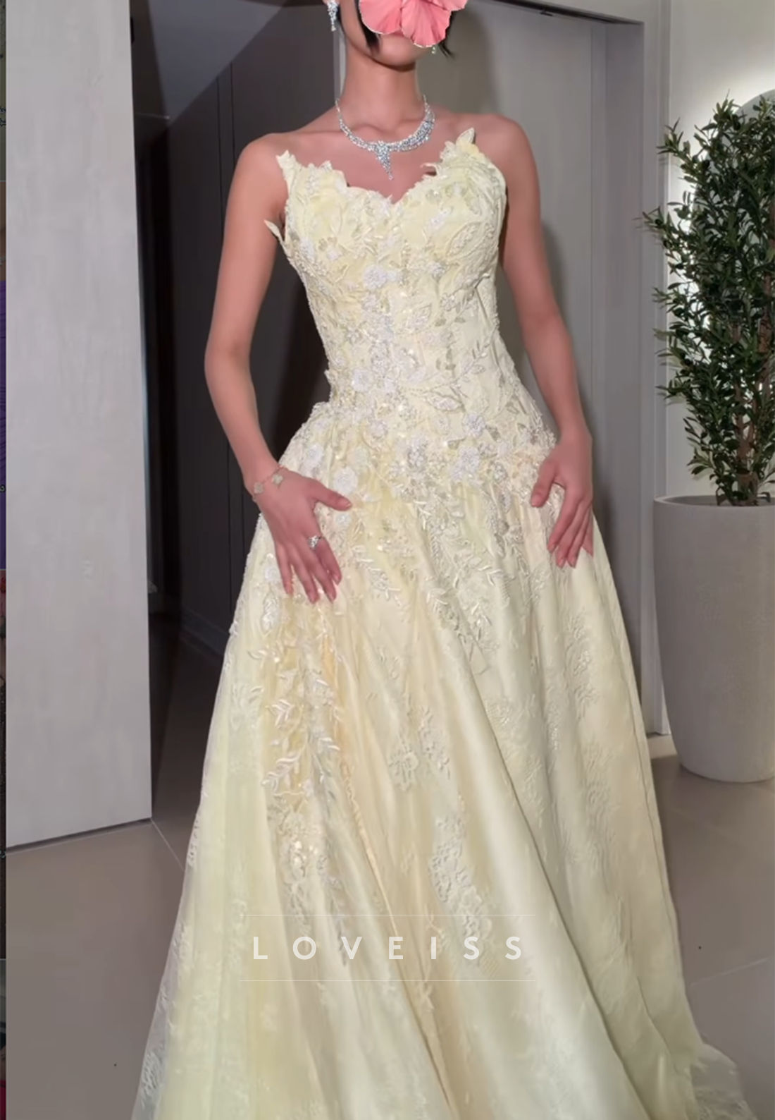 Scalloped Sweetheart Lace A-Line Evening Gown