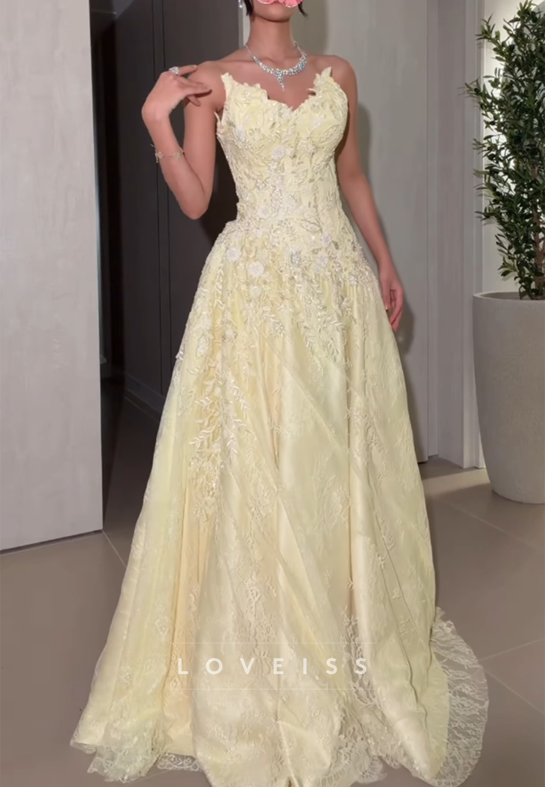 Scalloped Sweetheart Lace A-Line Evening Gown