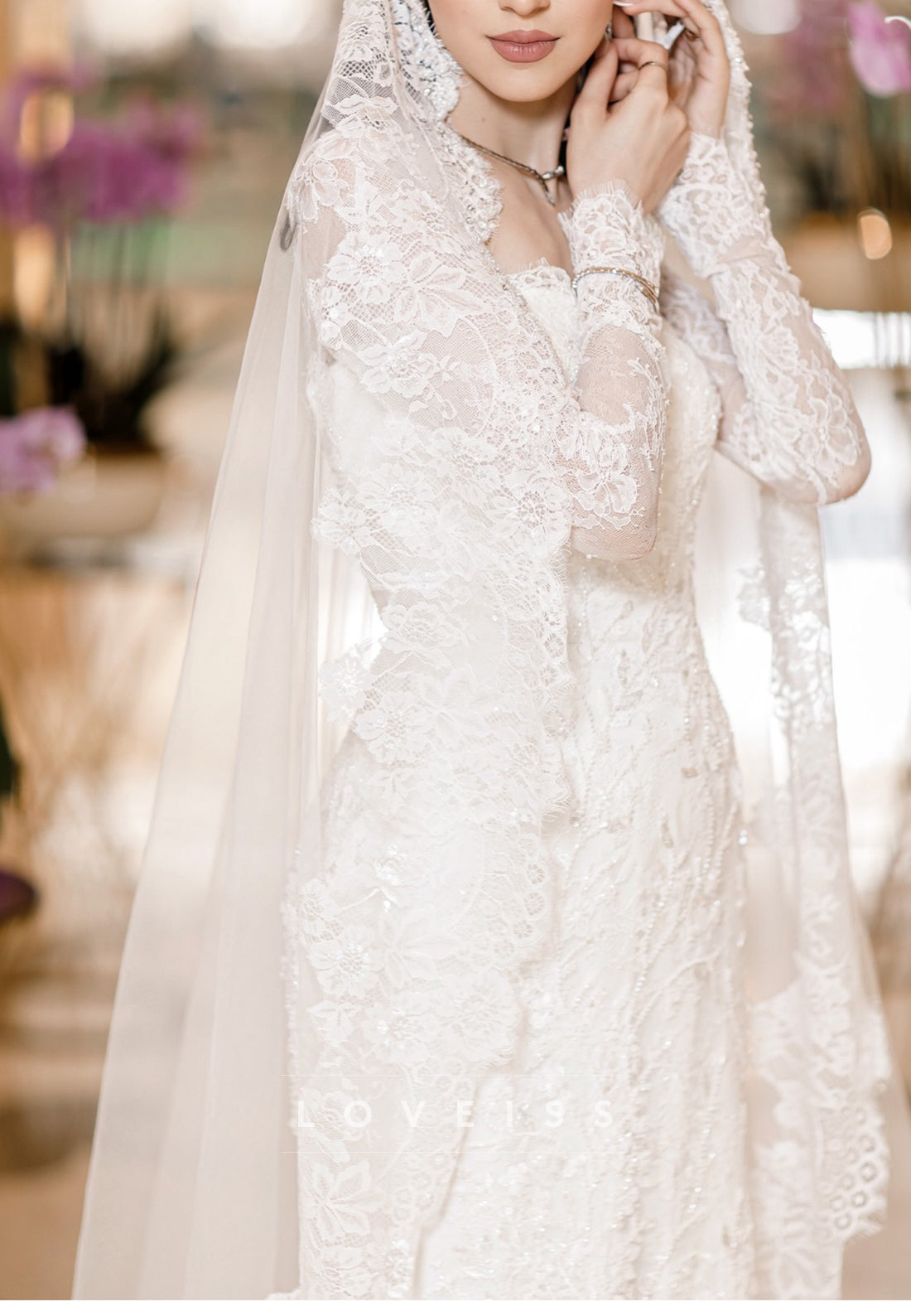 Long Sleeve Mermaid Lace Wedding Dress with Veil