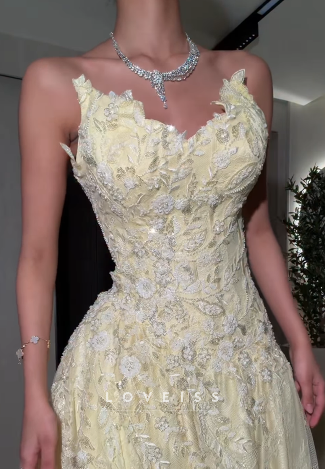 Scalloped Sweetheart Lace A-Line Evening Gown