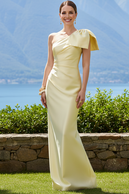 One-Shoulder Bow Column Evening Dress with Slit