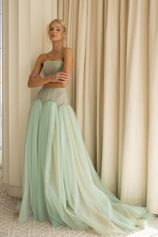 Charming Tulle Strapless Sleeveless Long Prom Dress With Pleated