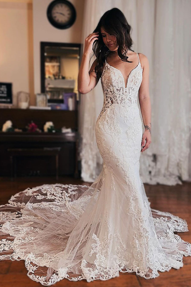 Charming Mermaid V Neck Lace Wedding Dresses