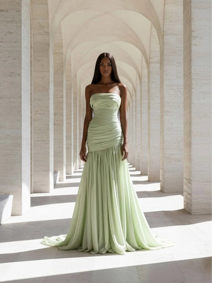 Elegant Strapless Sleeveless Square Prom Dress With Pleated