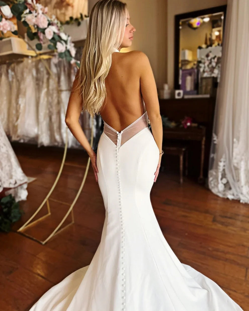 Minimalist Ivory Beach Wedding Dress Halter Mermaid Bridal Gown