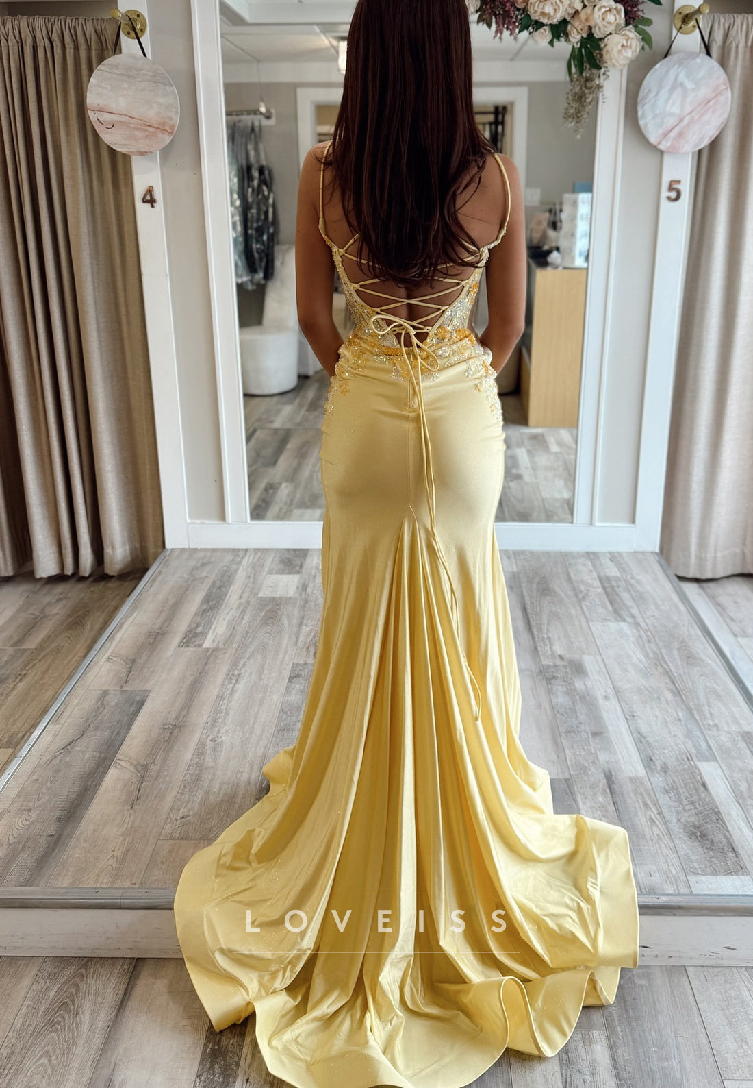 V-Neck Spaghetti Straps Appliques Sheath Prom Dress