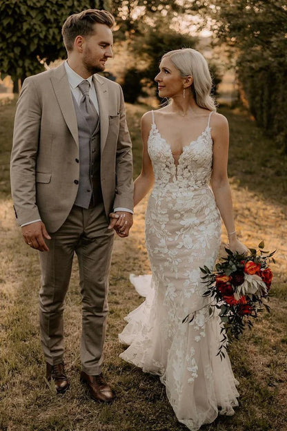 Unique Rustic Lace Mermaid Wedding Dress V-Neck with Appliques