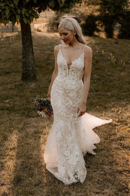 Unique Rustic Lace Mermaid Wedding Dress V-Neck with Appliques